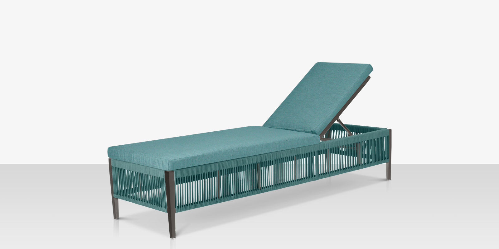 Skye Chaise