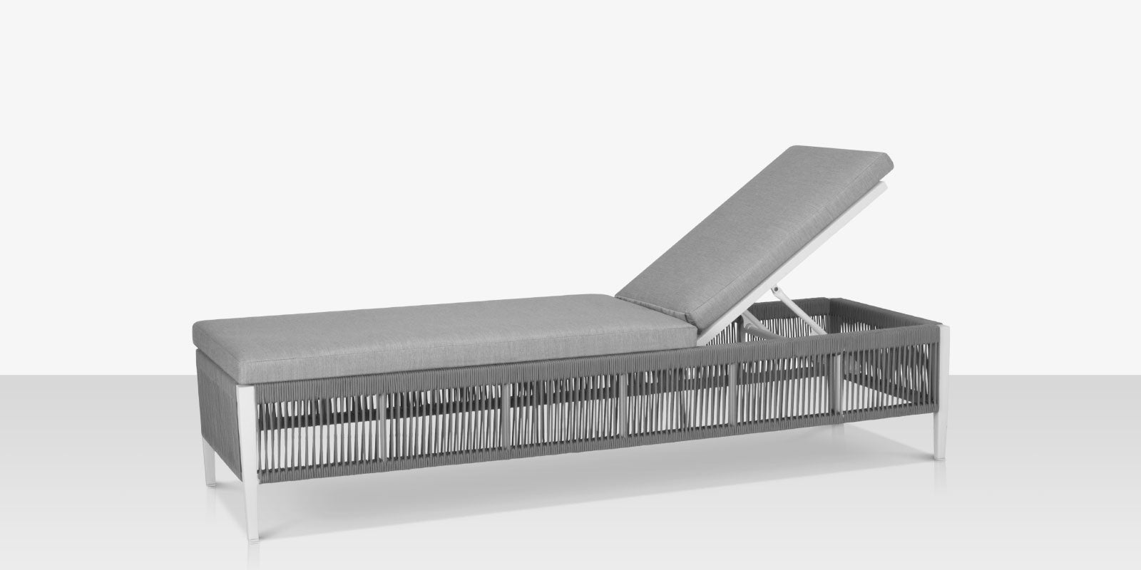 Skye Chaise