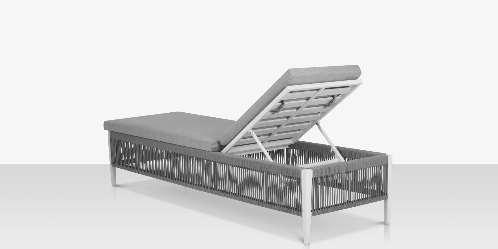 Skye Chaise