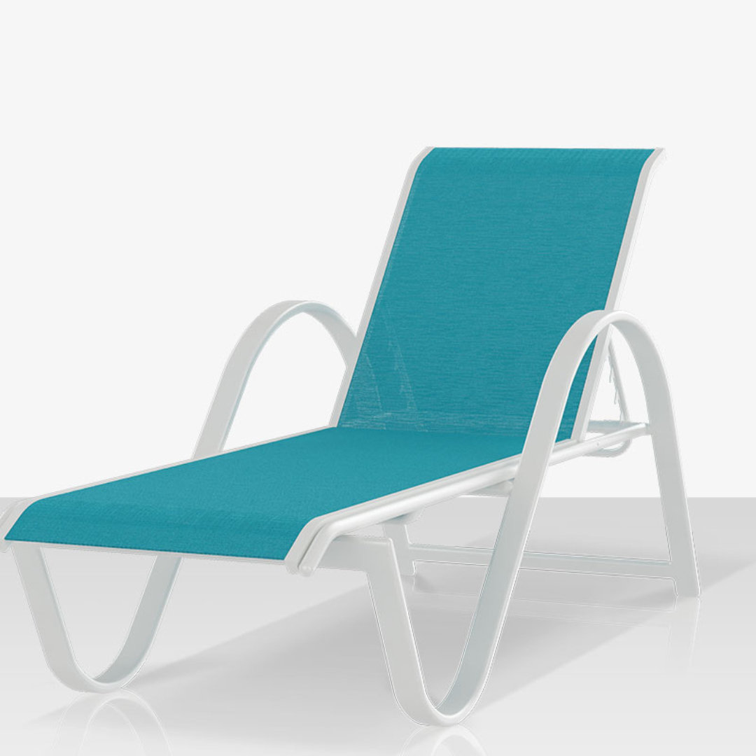 Lanai Chaise White Frame / Blue Sling